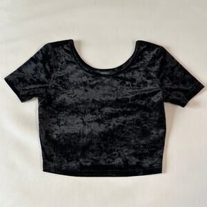 FOREVER 21 Velvet Black Crop Top